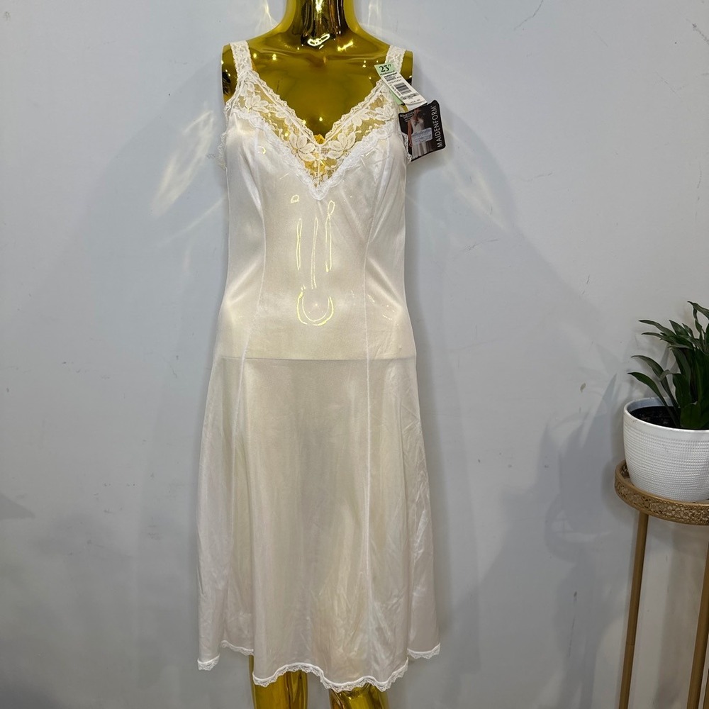 Vintage Fairycore 70s Maidenform Slip NWT White Lace‎ Full Slip 32A Small Lounge